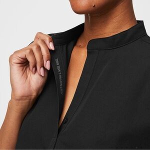 Rafaela Oversized Scrub Top Figs size small